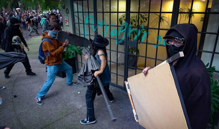 Vecinos de la Roma y la Condesa Lamentaron Destrozos Tras Marcha contra la Gentrificación