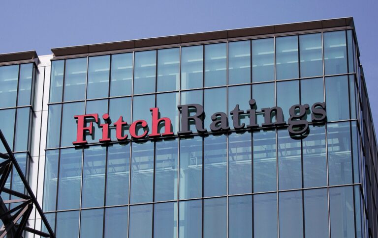 Sistema financiero ‘bajo la lupa’ por lavado: Fitch