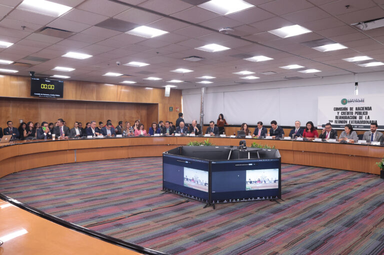 Aprueba Comisión de Hacienda y Crédito Público Dictamen de Ley de Ingresos 2026