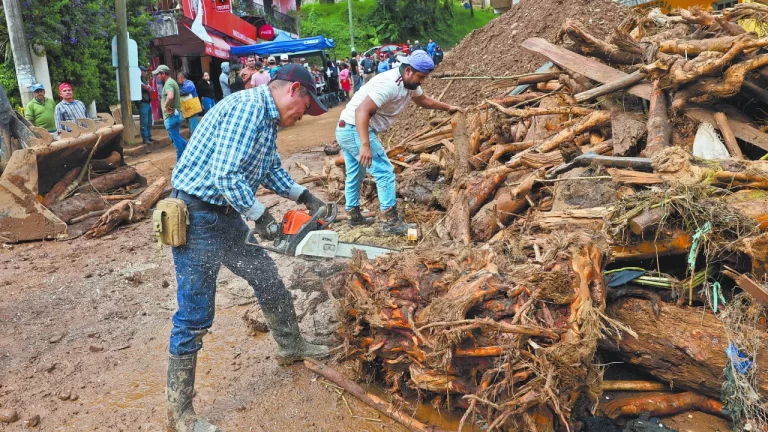 Claudia Sheinbaum: Incomunicadas, 307 localidades tras lluvias e inundaciones en México