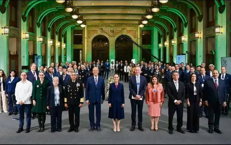 Sheinbaum presenta a empresarios del Foro Económico Mundial el Plan México