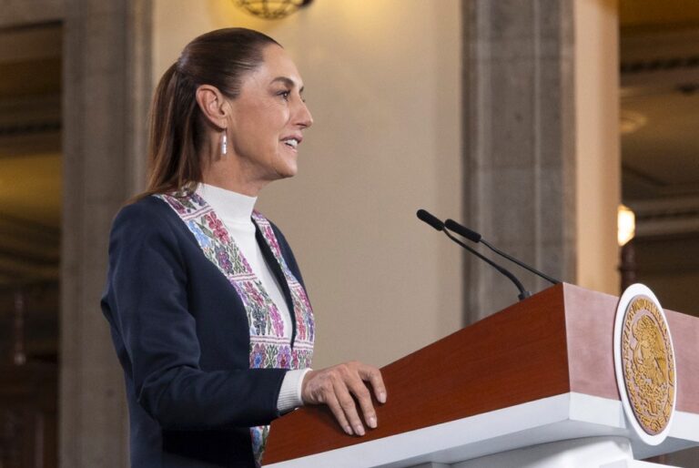 Presenta Claudias Sheinbaum Reforma Electoral; se Mantiene Pluris y baja Gasto