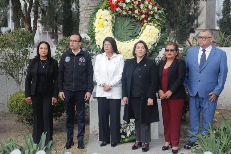 Regresa Mariela Gutiérrez a Tecámac; Rinde Homenaje a Felipe Villanueva Prócer del Municipio