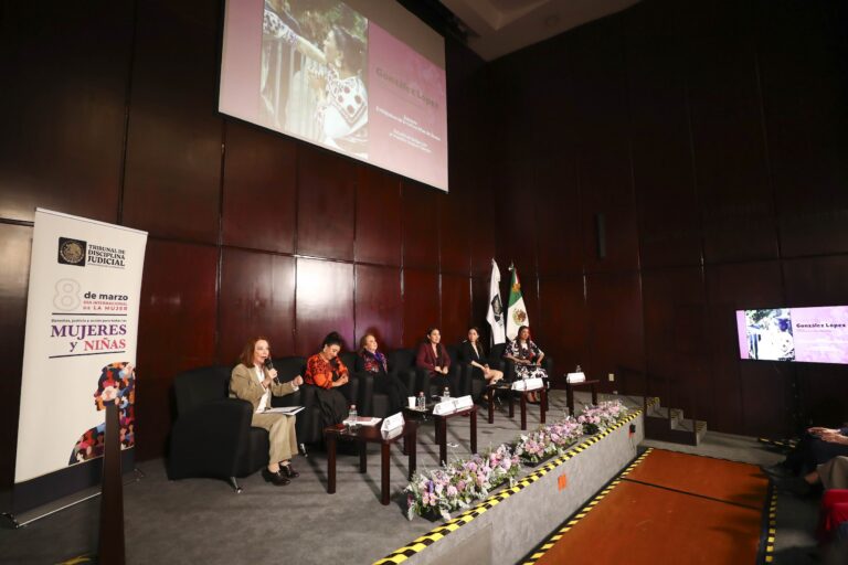 Refrenda Laura Itzel Castillo su Compromiso para Eliminar la Brecha Salarial entre Hombres y Mujeres