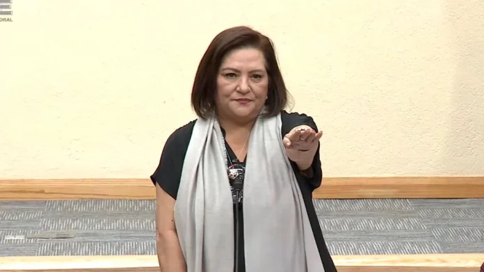 Se Comenta Solo Con / Corrupción Electoral
